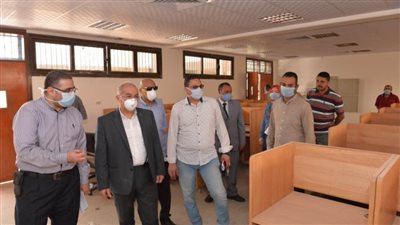 رئيس جامعة أسيوط يتفقد أكبر مشروع لصالات الامتحانات الإلكترونية