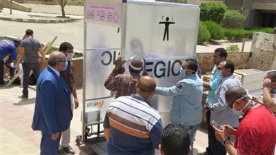 جامعة الأزهر تستكمل تركيب بوابات التعقيم