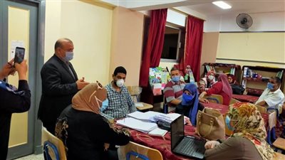 استمرار تسليم المشروعات البحثية بمدارس الدقهلية