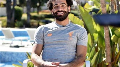 عاجل.. محمد صلاح يخترق قواعد العزل المنزلي بدراجته