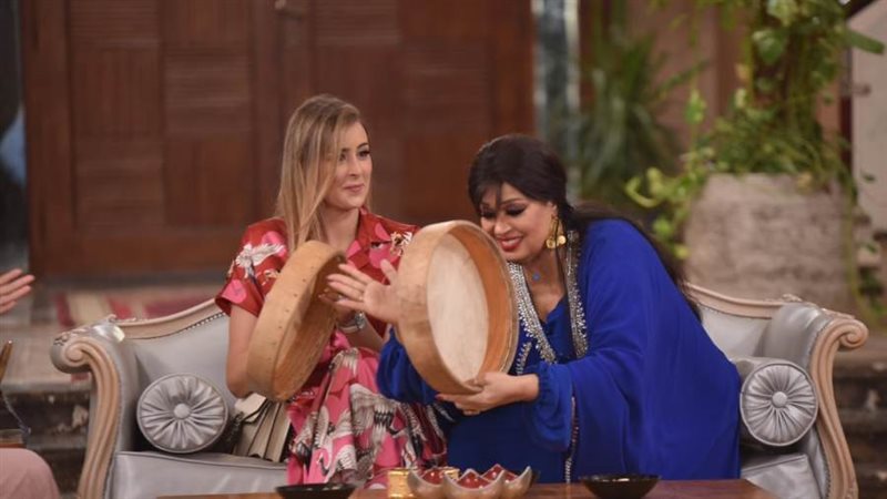 عائشة بن أحمد مع