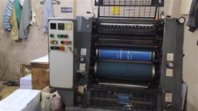 ضبط استوديو تسجيل أغاني ومطبعة بدون ترخيص