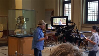 حواس: نبحث عن مقبرة نفرتيتي بالأقصر وإيمحتب بسقارة