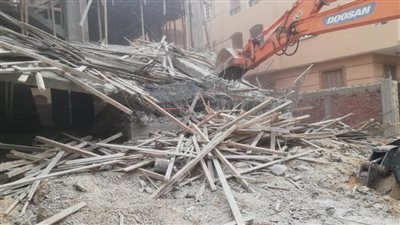 إزالة فورية لمبنى مخالف بقطعة أرض سبق سحبها بالشروق