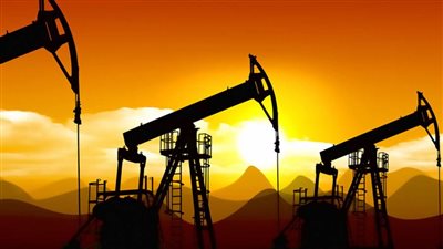 النفط يعاود الارتفاع مع عودة الدول للنشاط التدريجي والتعايش مع كورونا