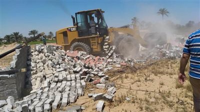 حملة لإزالة التعديات على 2500 متر بأبوصوير