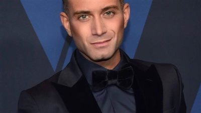 بالفيديو.. سقطة أخلاقية لفنانة شهيرة مع حفيد عمر الشريف