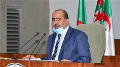 الجزائر.. رفع سعر الوقود يثير هجوما نيابيا حادا على رئيس البرلمان