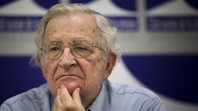 نعوم شومسكي: الولايات المتحدة الأمريكية في عالم ما بعد كورونا تتجه نحو الهاوية