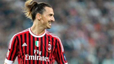 بعد إصابته..إبراهيموفيتش يعود إلى السويد