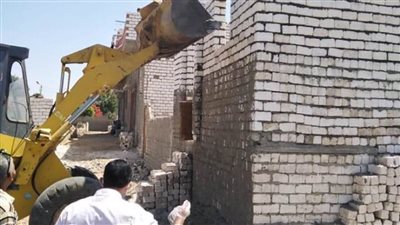 إزالة 812 حالة تعد وبناء مخالف في المنيا