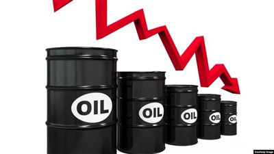  أسعار النفط تعاود الانخفاض بعد أيام من الارتفاع