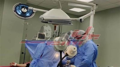 إجراء عملية ولادة قيصرية لمريضة كورونا 