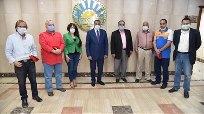 محافظ مطروح يهنئ الإعلاميين بالمحافظة بعيدهم ال86