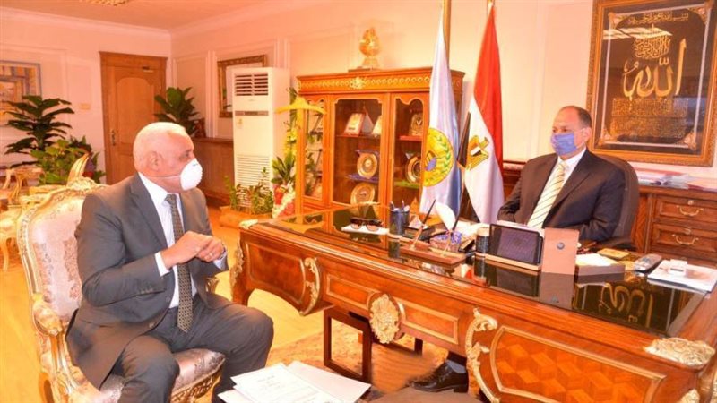 محافظ أسيوط ووكيل