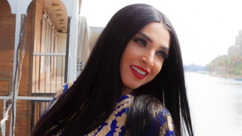 الفنانة روجينا