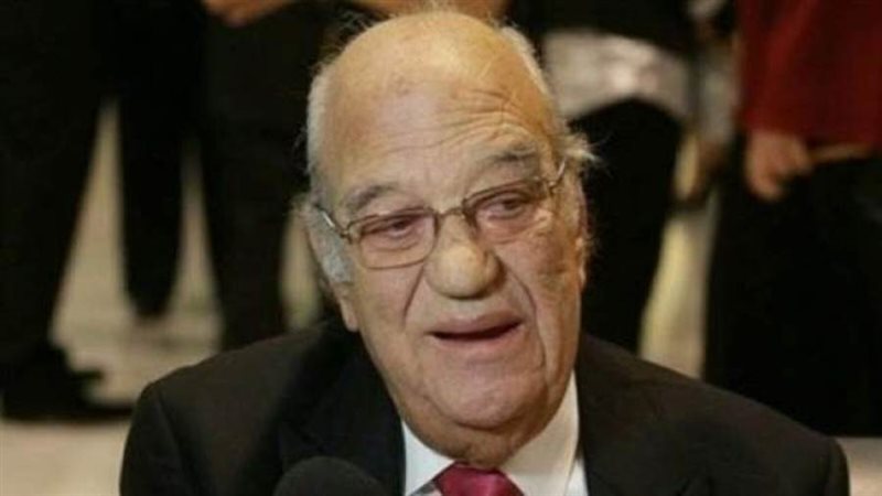 الفنان الراحل حسن