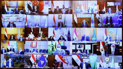 محافظ بورسعيد يستعرض مع رئيس مجلس الوزراء الجهود لمواجهة الفيروس