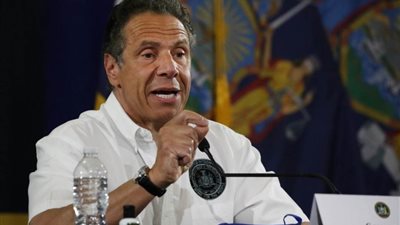 حاكم نيويورك يدعو إلى إصلاح جهاز الشرطة بعد مقتل جورج فلويد