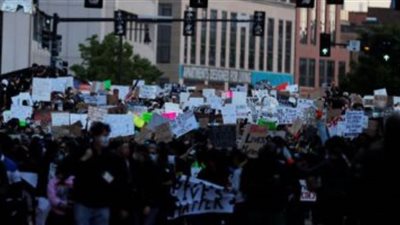 نائب أمريكي يعد مشروع قانون يهدف لإنهاء الحماية القضائية للشرطة