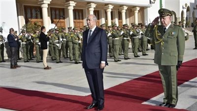 الرئيس الجزائري: نقف بالمرصاد ضد من يستهدف الجيش بحملات يائسة