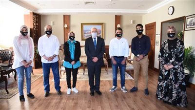 محافظ بورسعيد يستقبل متطوعين لمواجهة تداعيات فيروس كورونا