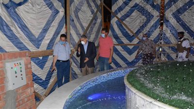 محافظ المنيا يتابع أعمال رصف شارعي سعد زغلول والحرية