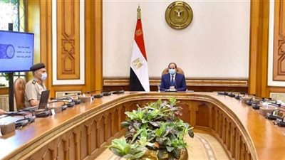 عاجل.. الرئيس السيسي يتابع مشروعات الهيئة الهندسية 