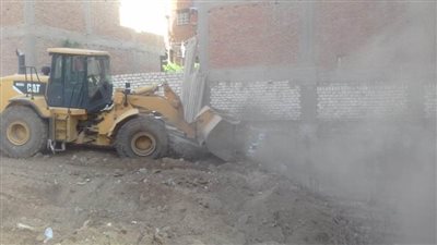 المنيا تزيل 53 حالة تعد بالبناء على الأراضي الزراعية وأملاك الدولة