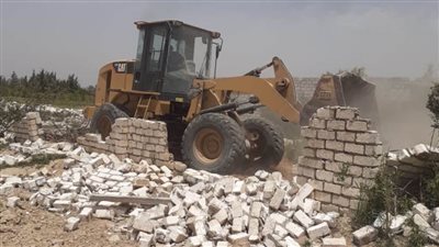 إزالة 9 حالات تعدٍ على الأراضي الزراعية وأملاك الدولة بالبحيرة