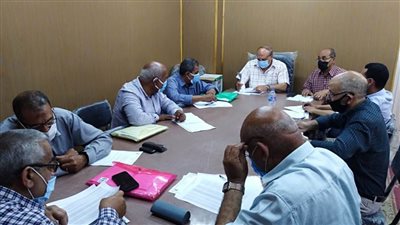 تموين الإسكندرية تناقش إجراءات الحصول على سيارات تسويقية