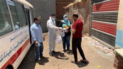 توزيع 162 شنطة علاج على مرضى العزل المنزلي بالدقهلية و809 للمخالطين