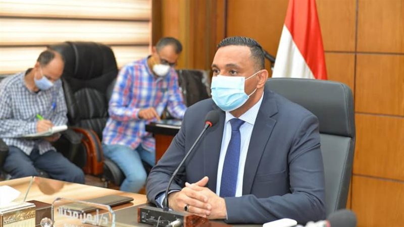 الدكتور أيمن مختار