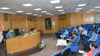   محافظ المنيا يبحث مع مديري المستشفيات الخاصة دعم المنظومة الصحية