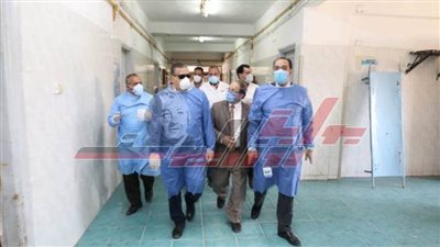 محافظ المنوفية يزور مصابي كورونا بمستشفى منوف
