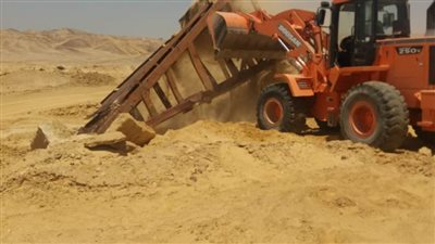 بالصور.. إزالة ٤ محاجر متعدية على أراضي 