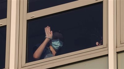 خبير بريطاني: لو طبقنا قيود العزل قبل أسبوع لأنقذنا نصف الضحايا