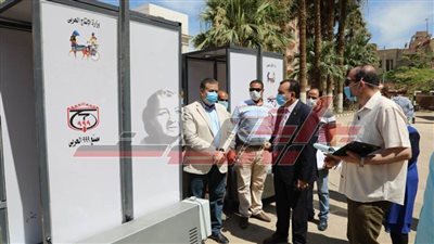 تسليم الدفعة الأولى من بوابات تعقيم لجان 