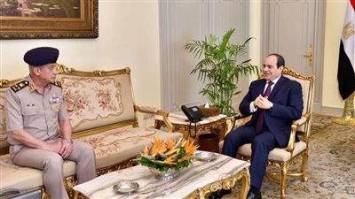 الرئيس السيسي يستقبل القائد العام للقوات المسلحة وزير الدفاع والإنتاج الحربي