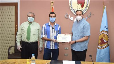 جامعة سوهاج تسلم الفائزين جوائز مسابقة ليلة القدر