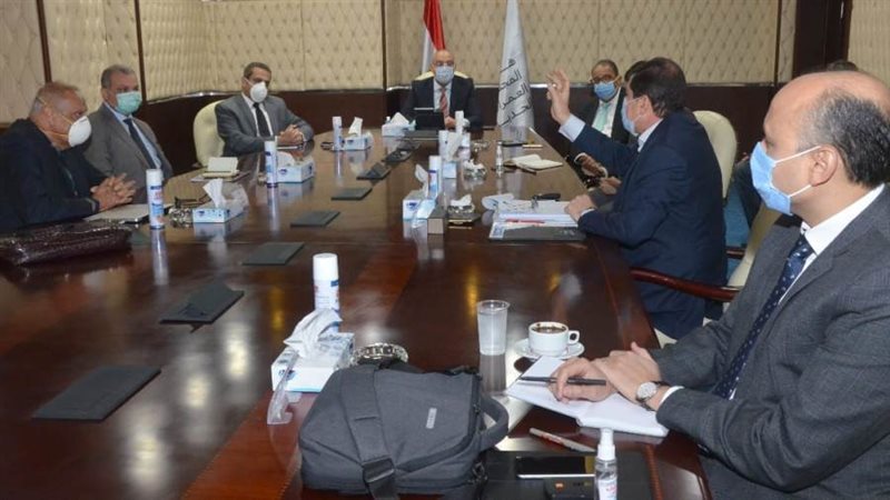 وزير الإسكان يتابع