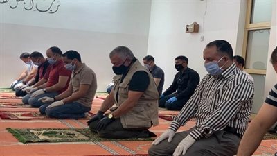 ملك الأردن يشارك رعيته صلاة الجمعة (صور)