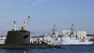 إخماد حريق على متن غواصة نووية فرنسية