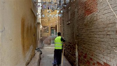 استمرار أعمال الرش والتطهير والنظافة بمراكز المنيا