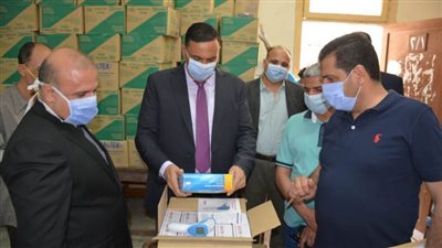 محافظ الدقهلية يتفقد مقر توزيع مستلزمات تطهير لجان الثانوية العامة