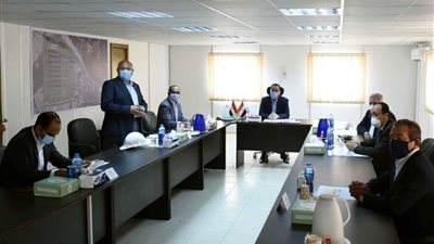 رئيس الوزراء يتفقد محطة معالجة مياه الصرف الصحي بأبو رواش بالجيزة