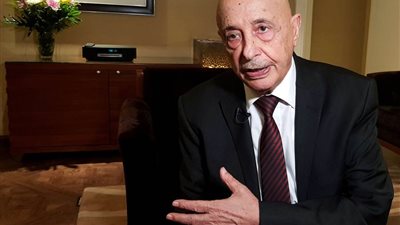 عقيلة صالح يصل الجزائر لبحث الحوار في ليبيا