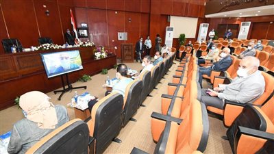 وزير الإسكان يوجه بحصر جميع مخالفات البناء بالمدن الجديدة