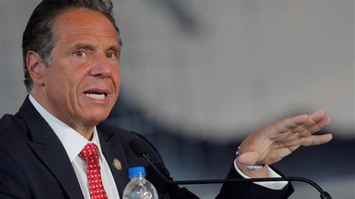 حاكم نيويورك: إصابات كورونا مستمرة في الانخفاض بعد إعادة فتح الولاية