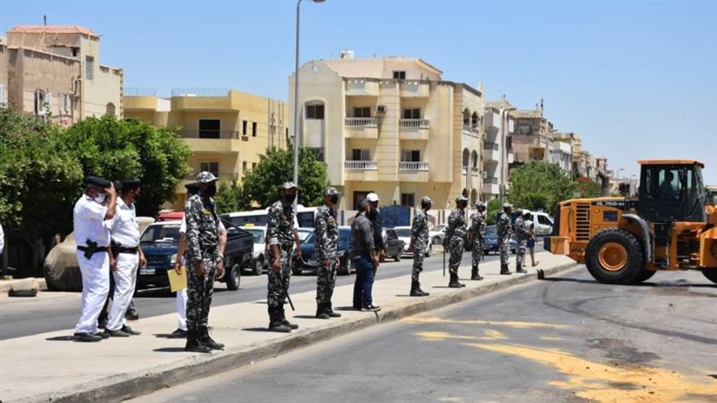 بمعاونة الشرطة المختصة